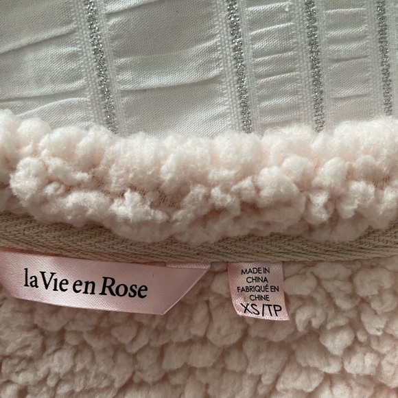 Cozy sweater brand new - Picture 3 of 3